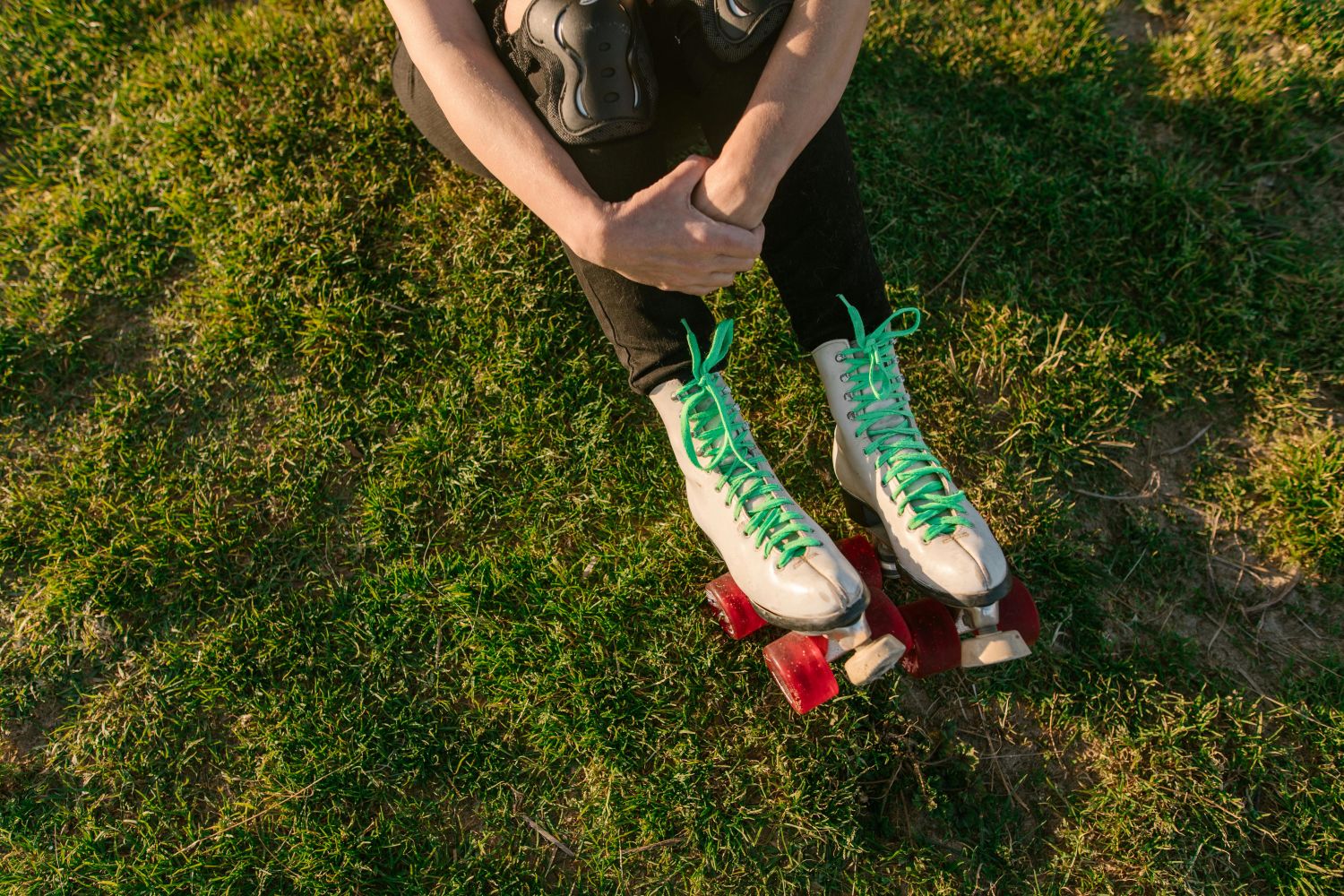Roller skating in Albert Park, picture by RDNE project